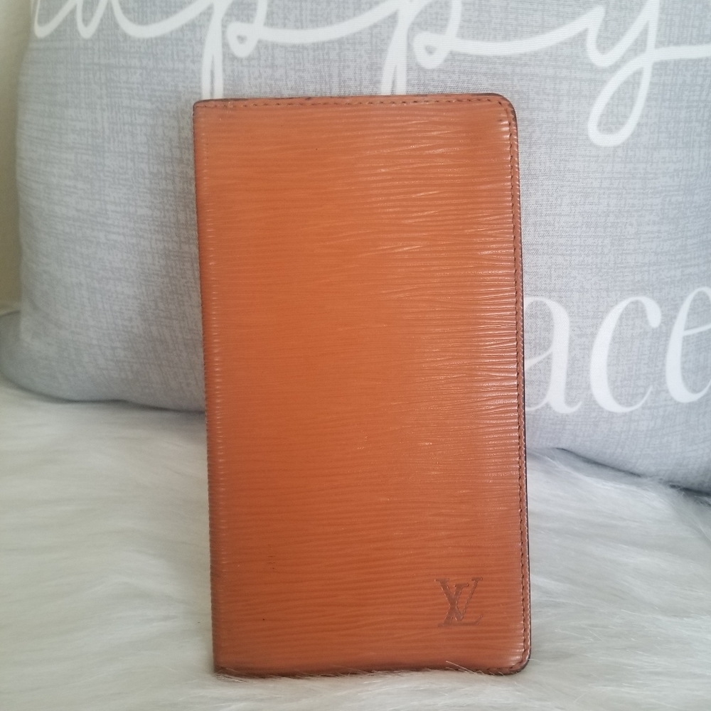 Authentic Louis Vuitton Epi long card wallet